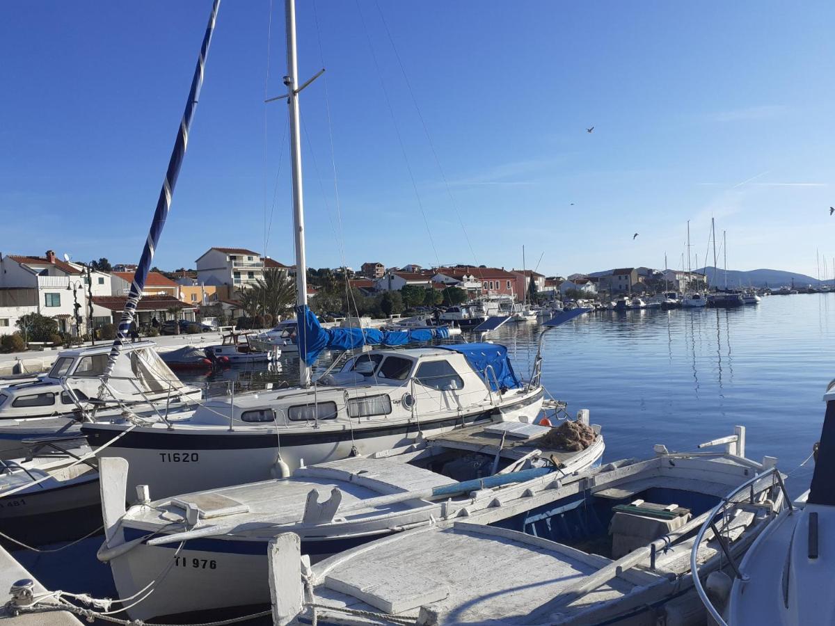 Villa Palfi Jezera Bagian luar foto