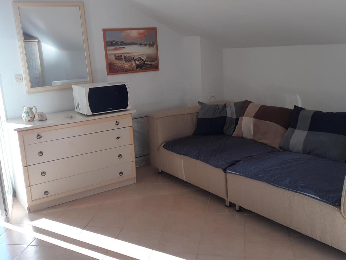 Villa Palfi Jezera Bagian luar foto