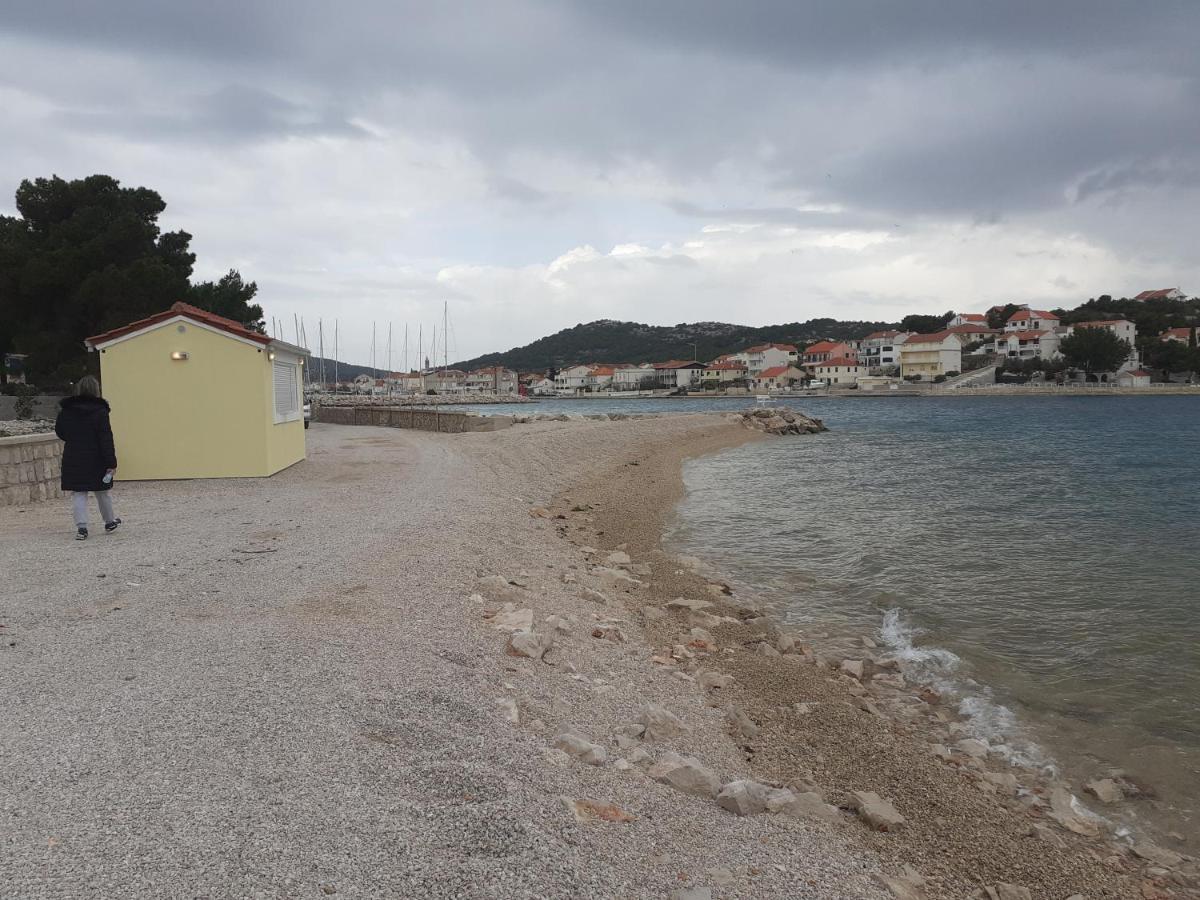 Villa Palfi Jezera Bagian luar foto