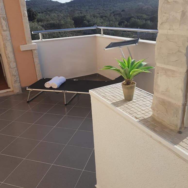 Villa Palfi Jezera Bagian luar foto