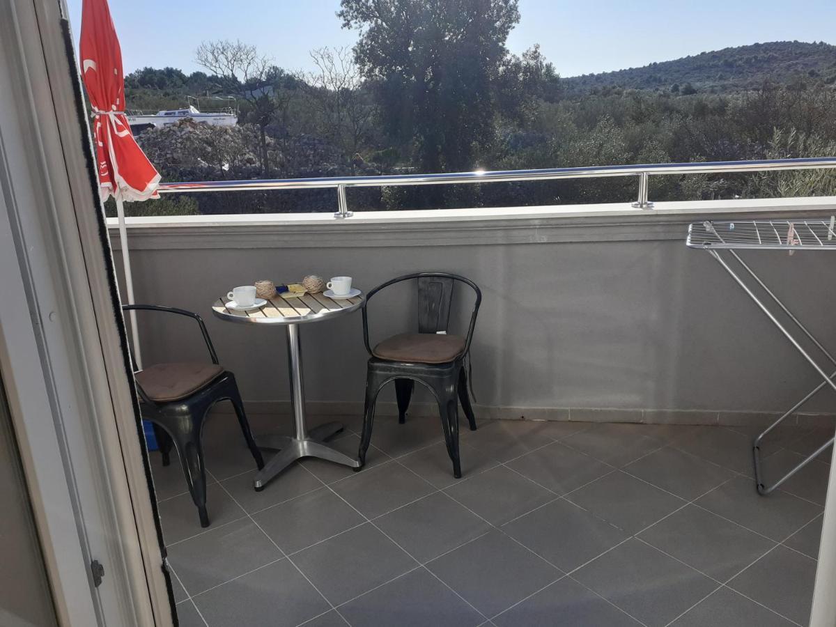 Villa Palfi Jezera Bagian luar foto
