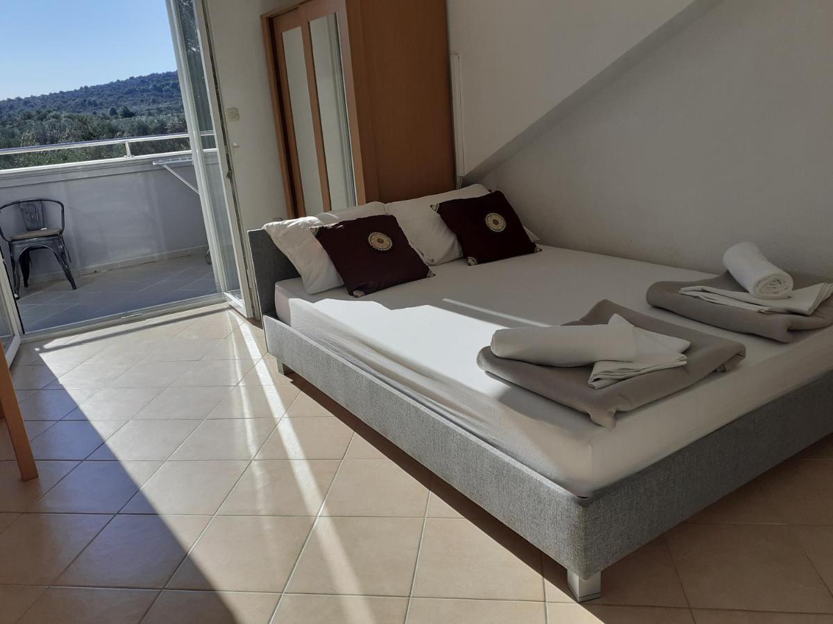 Villa Palfi Jezera Bagian luar foto