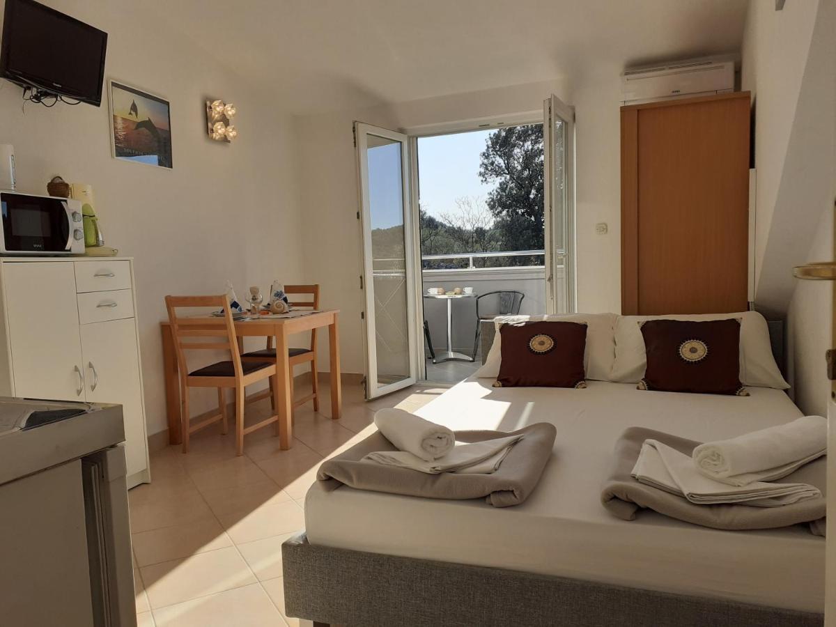 Villa Palfi Jezera Bagian luar foto