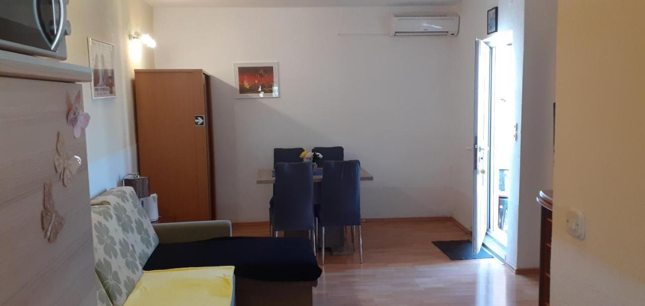 Villa Palfi Jezera Bagian luar foto