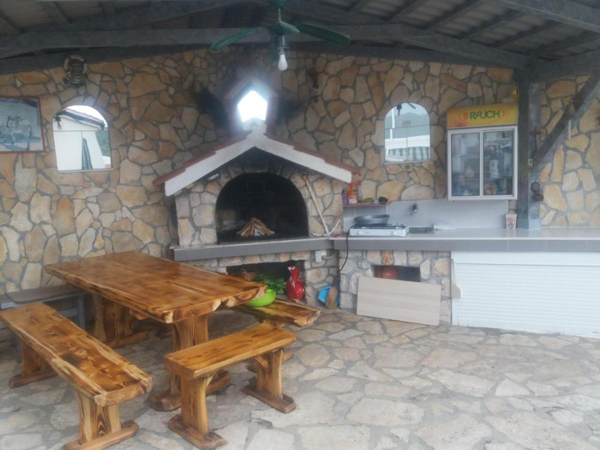 Villa Palfi Jezera Bagian luar foto