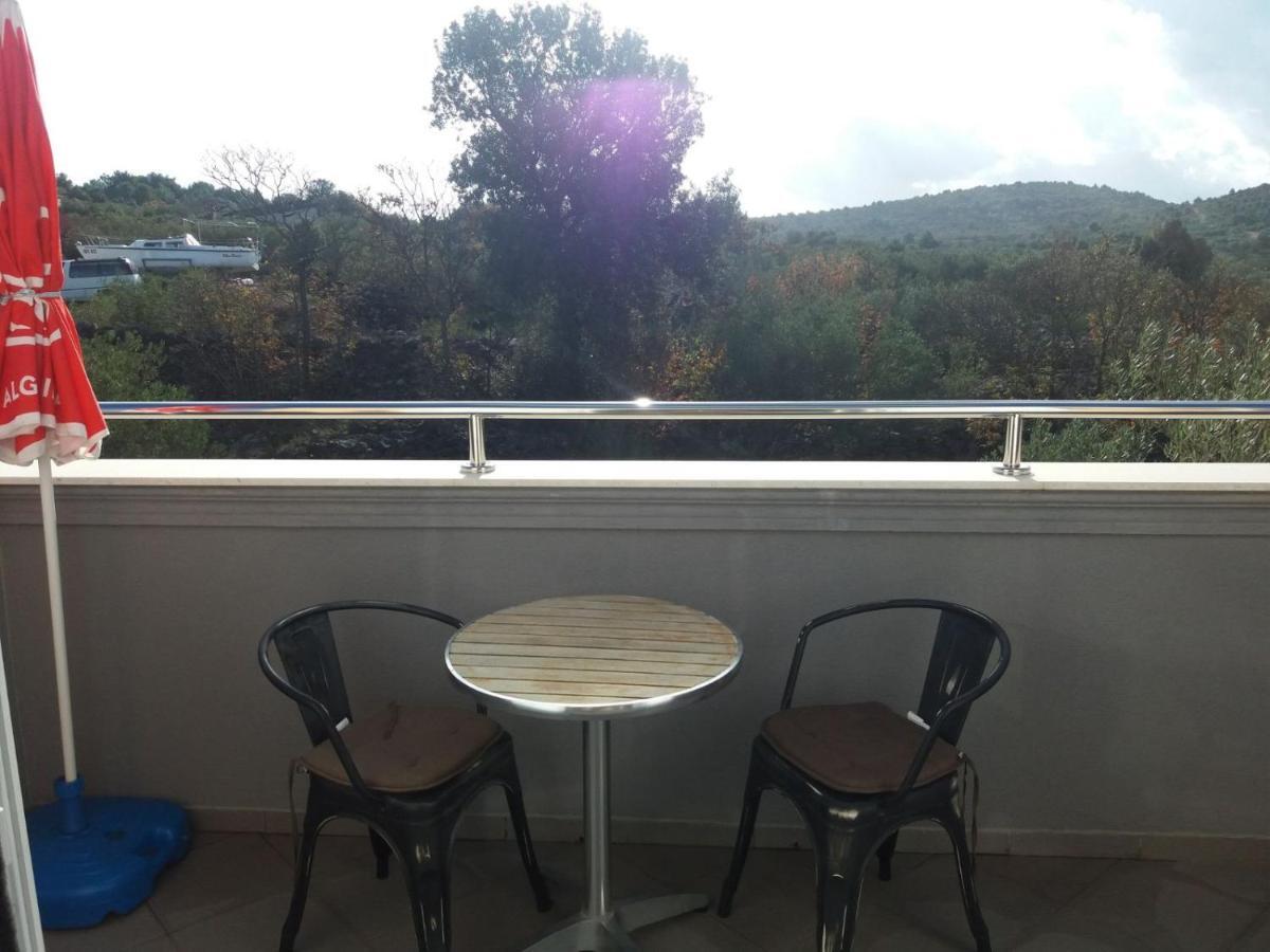 Villa Palfi Jezera Bagian luar foto